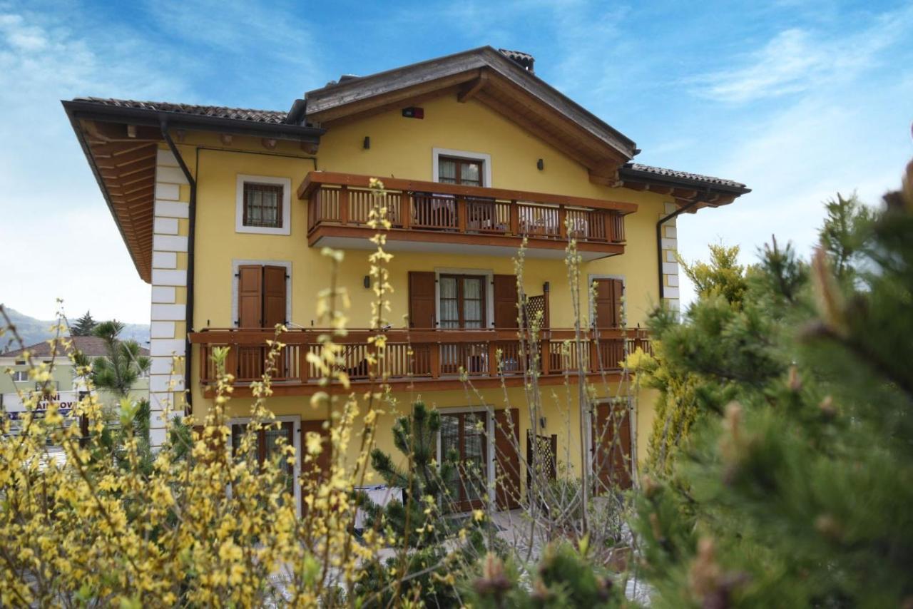 Rainbow Lejlighedshotel Rovereto  Eksteriør billede